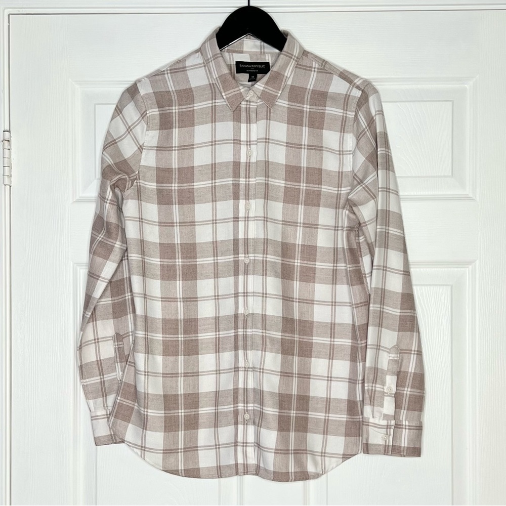 Banana Republic boyfriend fit button-up plaid flannel shirt long sleeves size M
